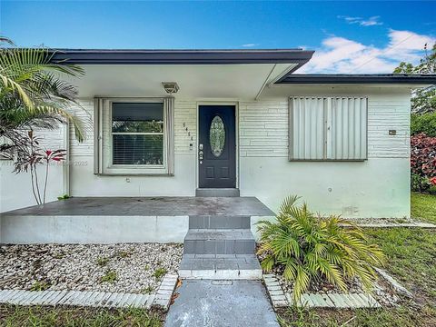 6464 Mcclellan St Hollywood FL 33024
