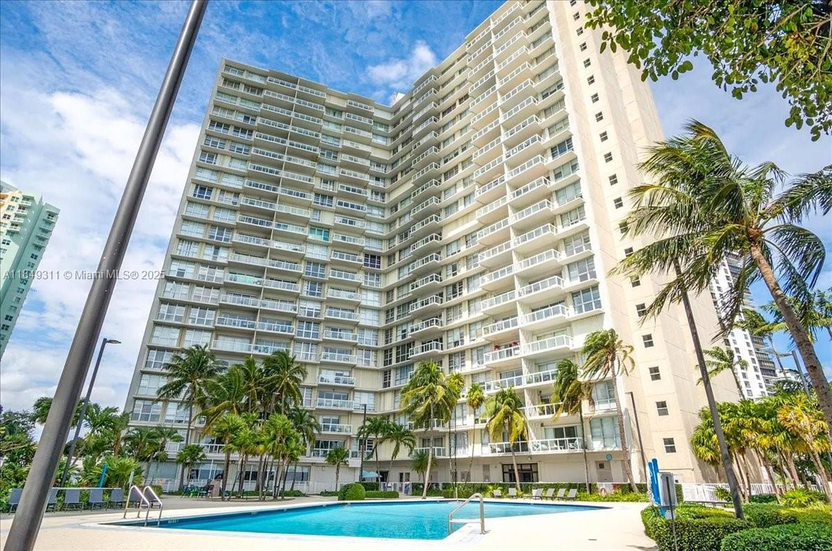 BRICKELL TOWNHOUSE CONDO - Residential Lease