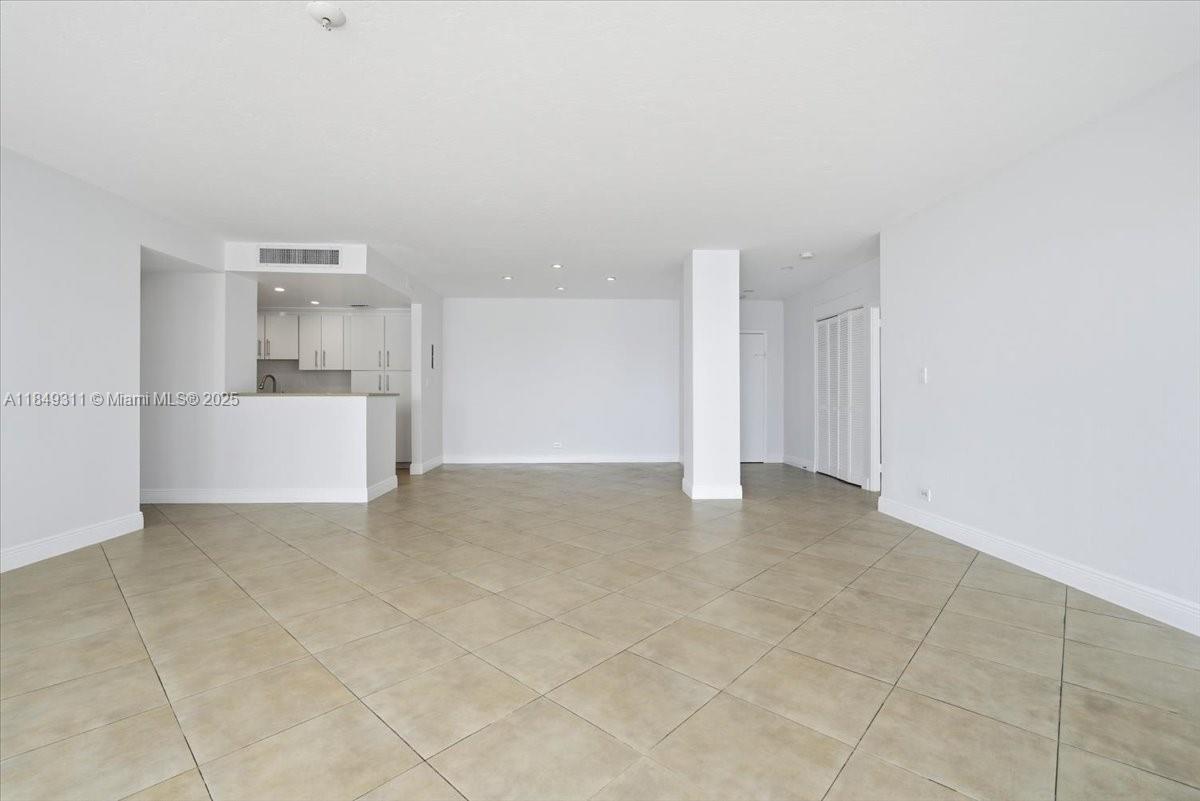BRICKELL TOWNHOUSE CONDO - Residential Lease
