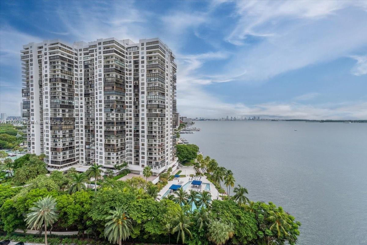 BRICKELL TOWNHOUSE CONDO - Residential Lease