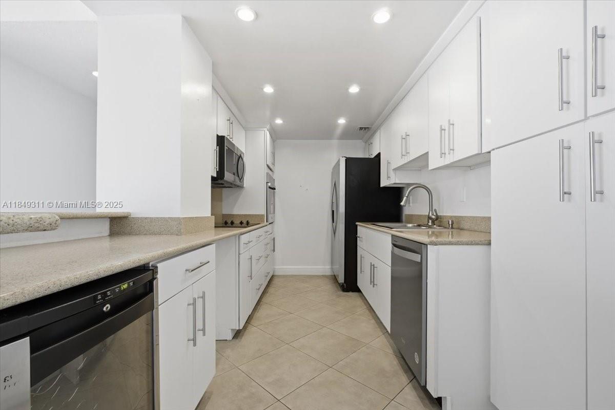 BRICKELL TOWNHOUSE CONDO - Residential Lease