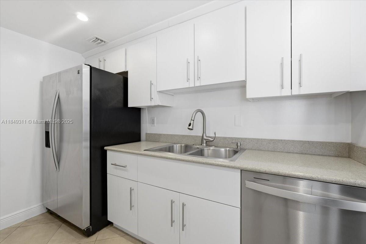 BRICKELL TOWNHOUSE CONDO - Residential Lease