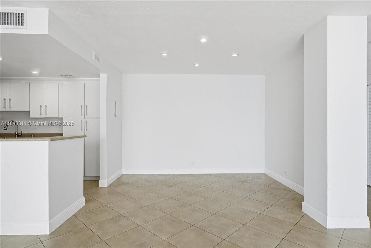 BRICKELL TOWNHOUSE CONDO - Residential Lease