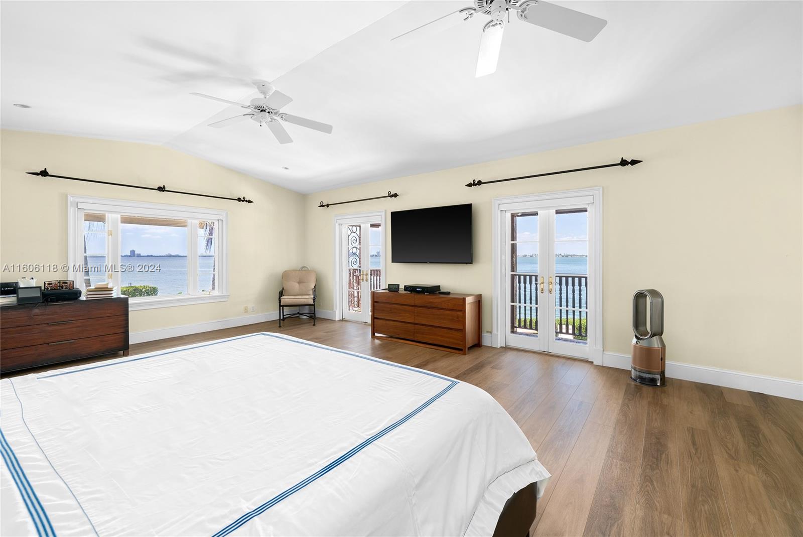 NAUTILUS SUB - Residential