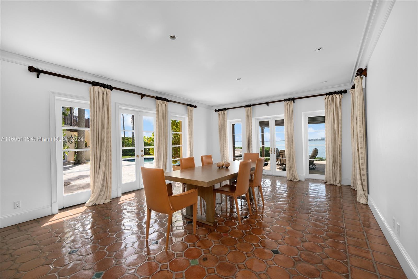 NAUTILUS SUB - Residential