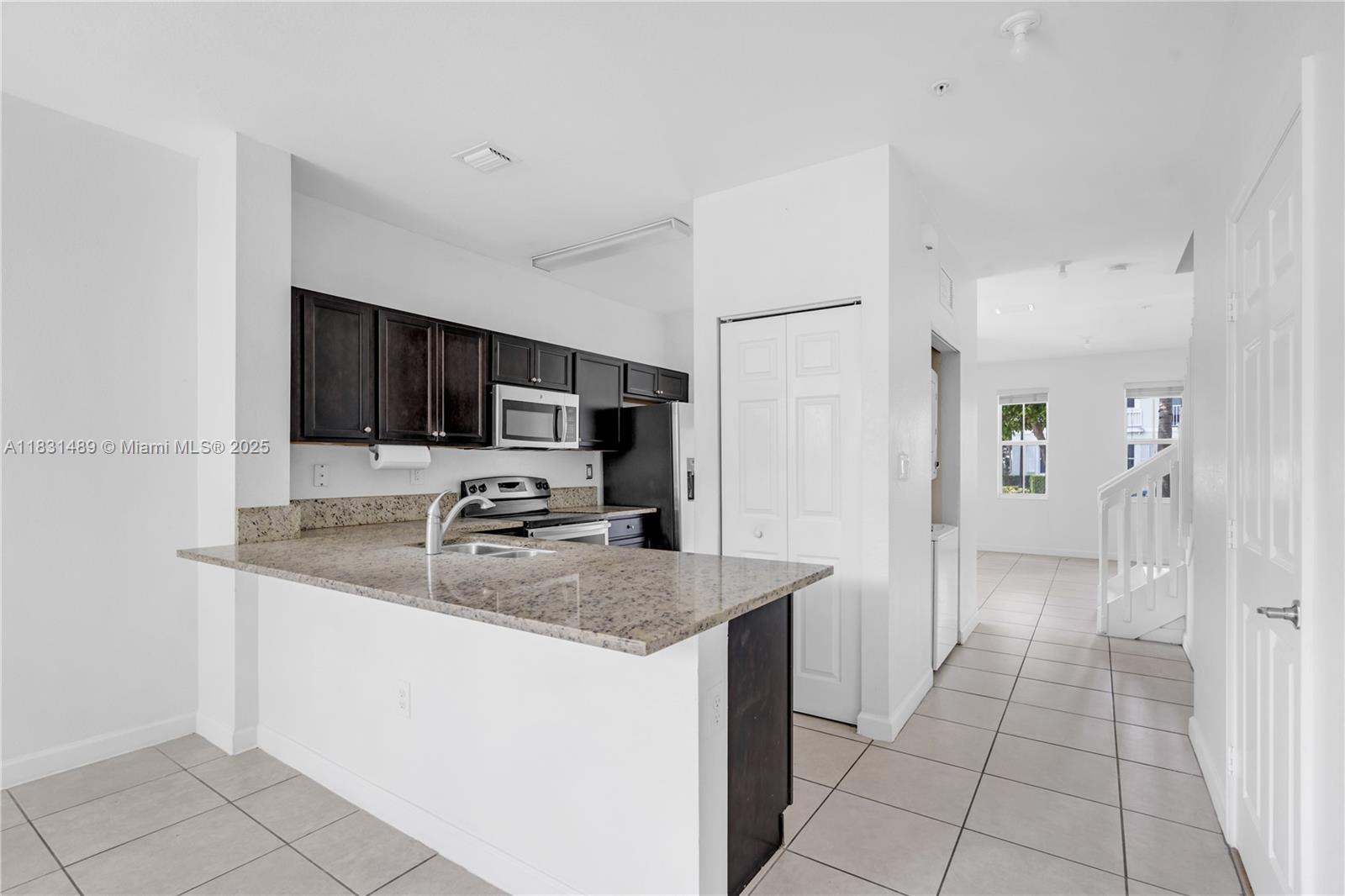 133 SE 28th Ter 11