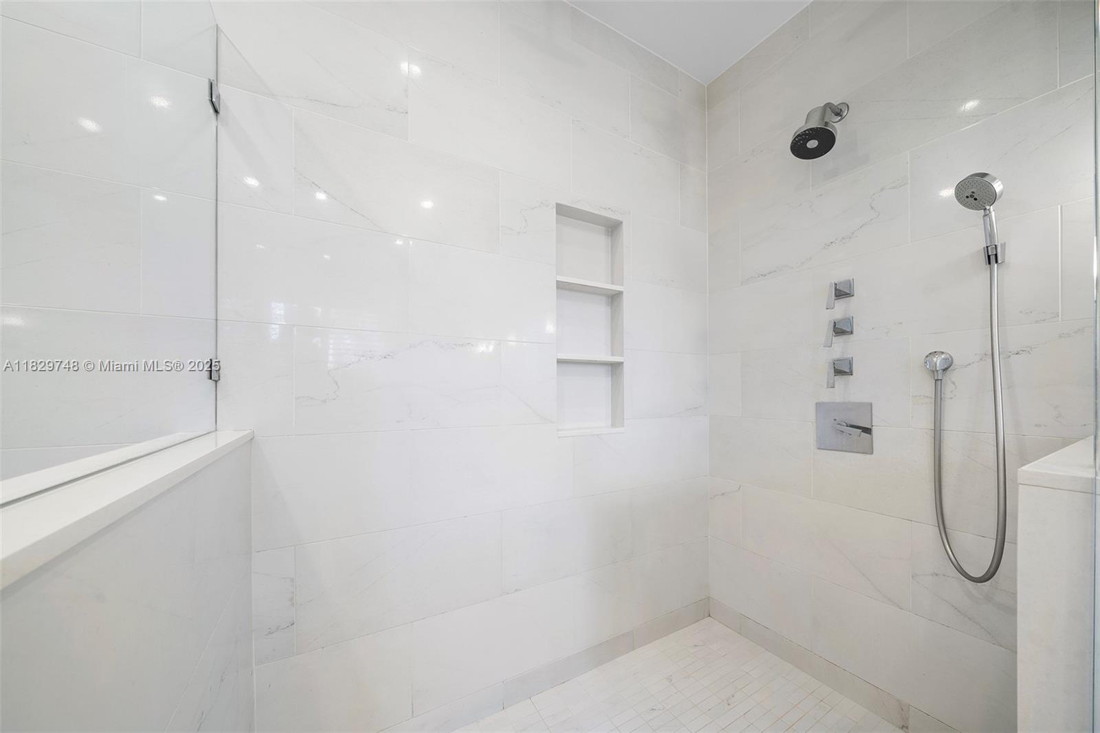 OAKRIDGE ESTATES SEC 3 - Residential