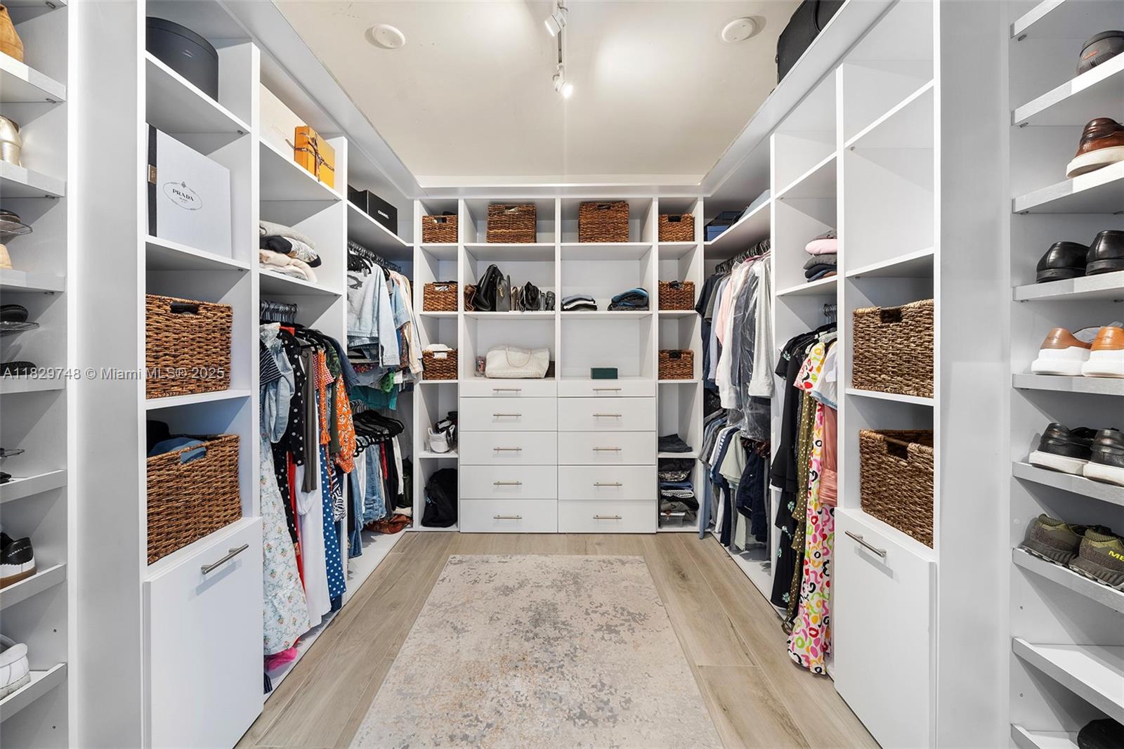 OAKRIDGE ESTATES SEC 3 - Residential