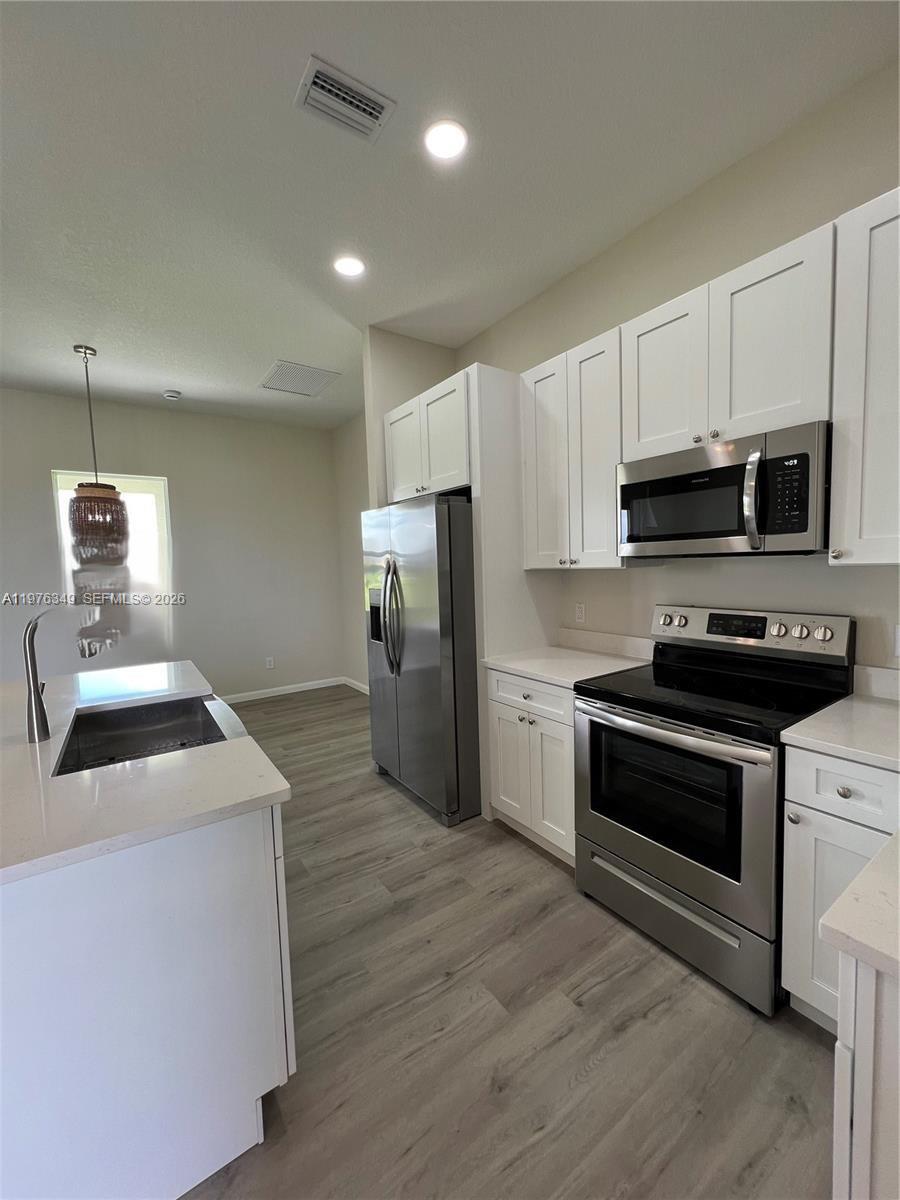 PORT LABELLE - Residential Lease