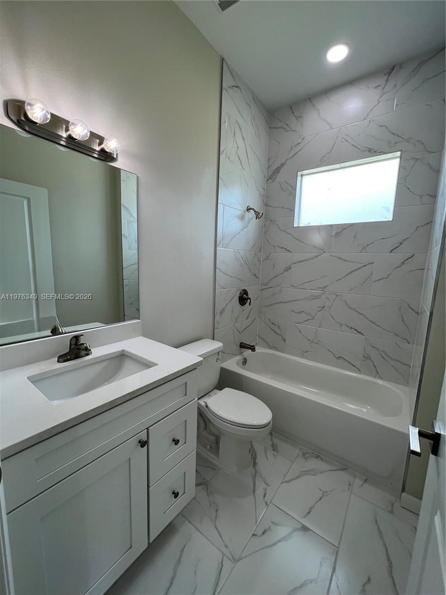 PORT LABELLE - Residential Lease