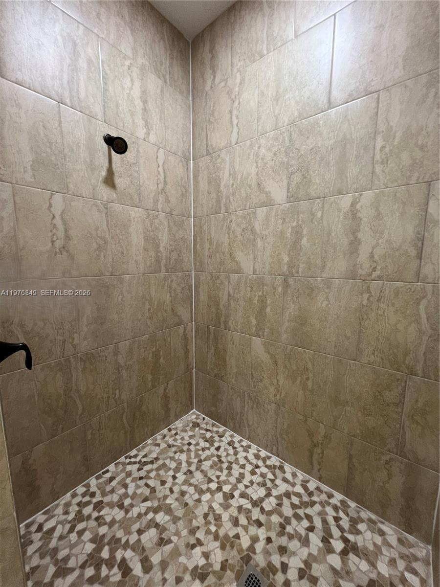 PORT LABELLE - Residential Lease