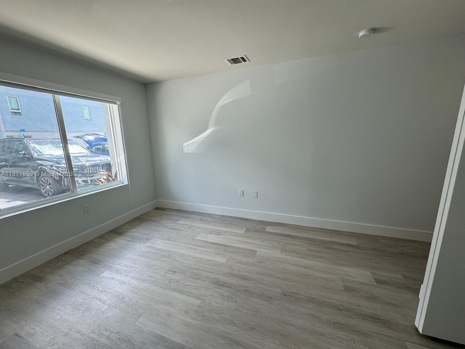 RIVERWOOD - Residential