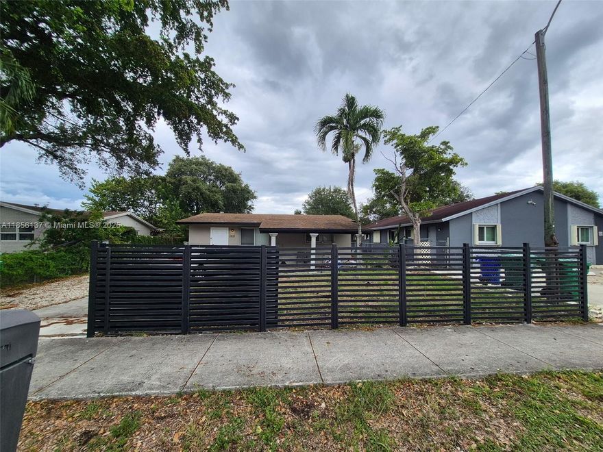 Updated 3-bedroom, 2-bath home in Fort Lauderdale featuring a spacious floor plan and a nice size backyard perfect for outdoor enjoyment. Nice finishes throughout, including updated kitchen and baths. Conveniently located near I-95, shopping, and dining.