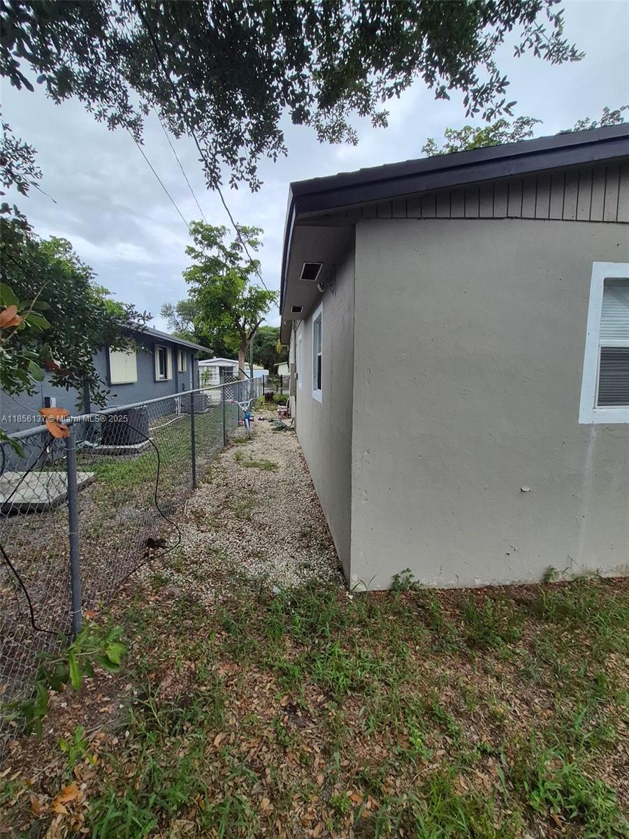 2831 NW 14th Ct