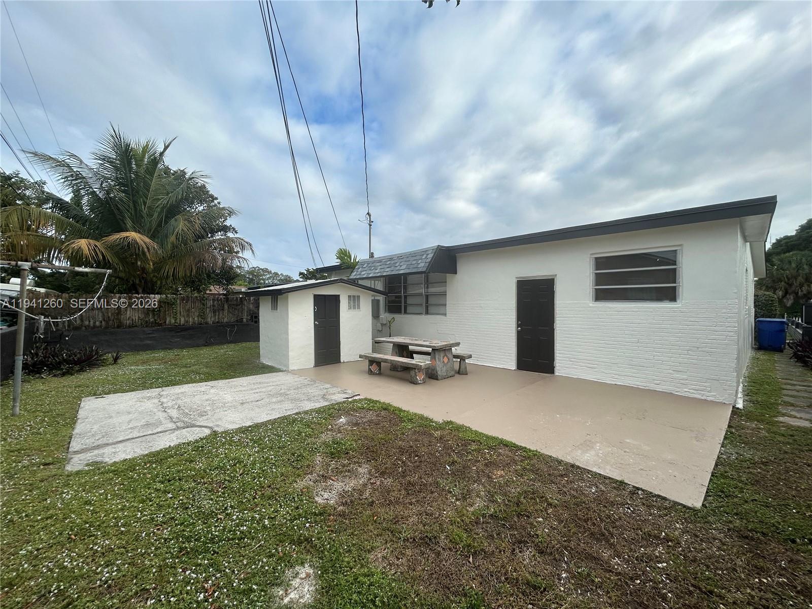 WEST CARVER RANCHES ADD N - Residential Lease