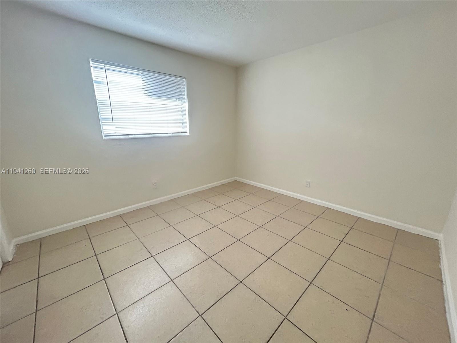 WEST CARVER RANCHES ADD N - Residential Lease