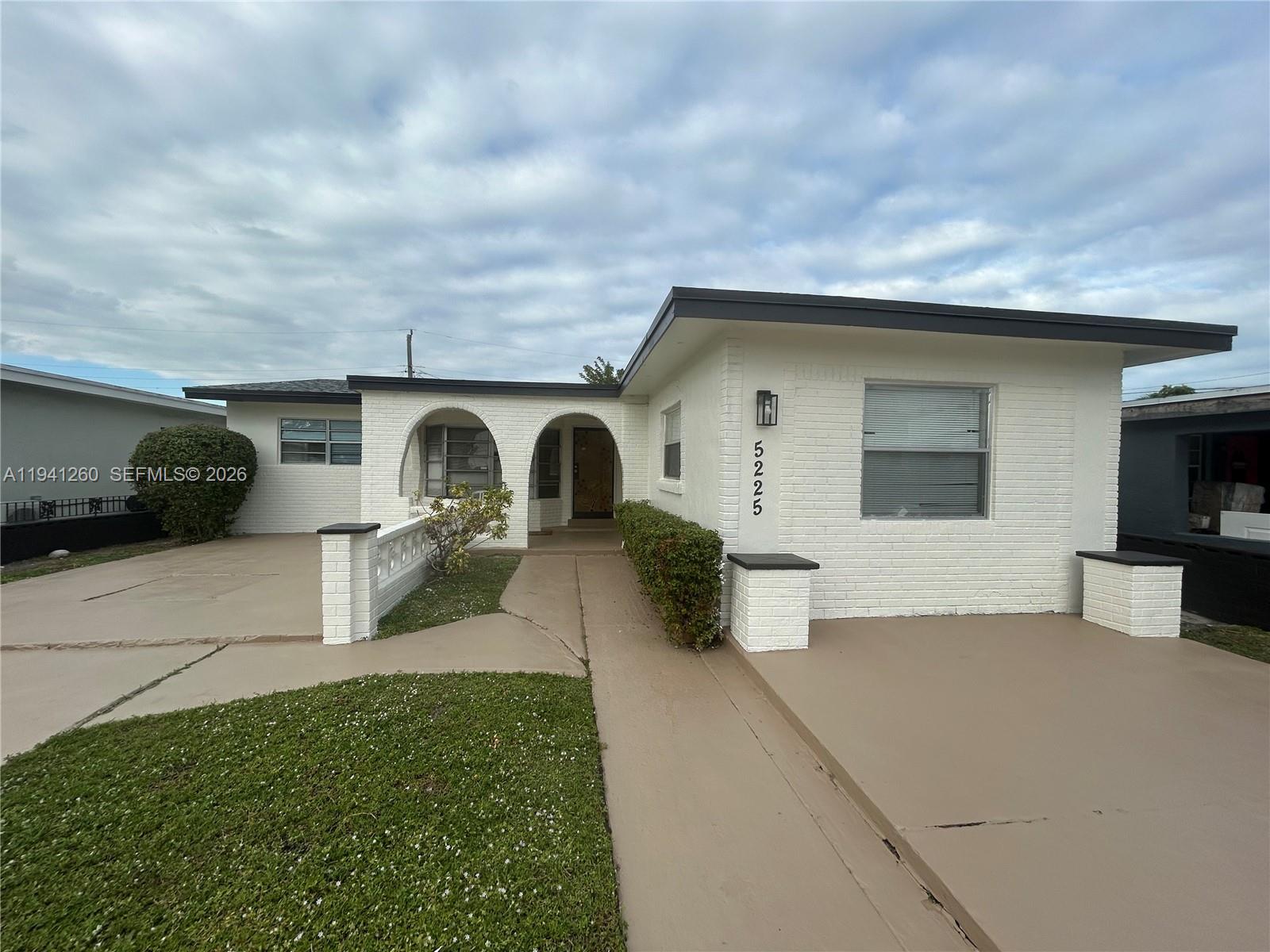 WEST CARVER RANCHES ADD N - Residential Lease