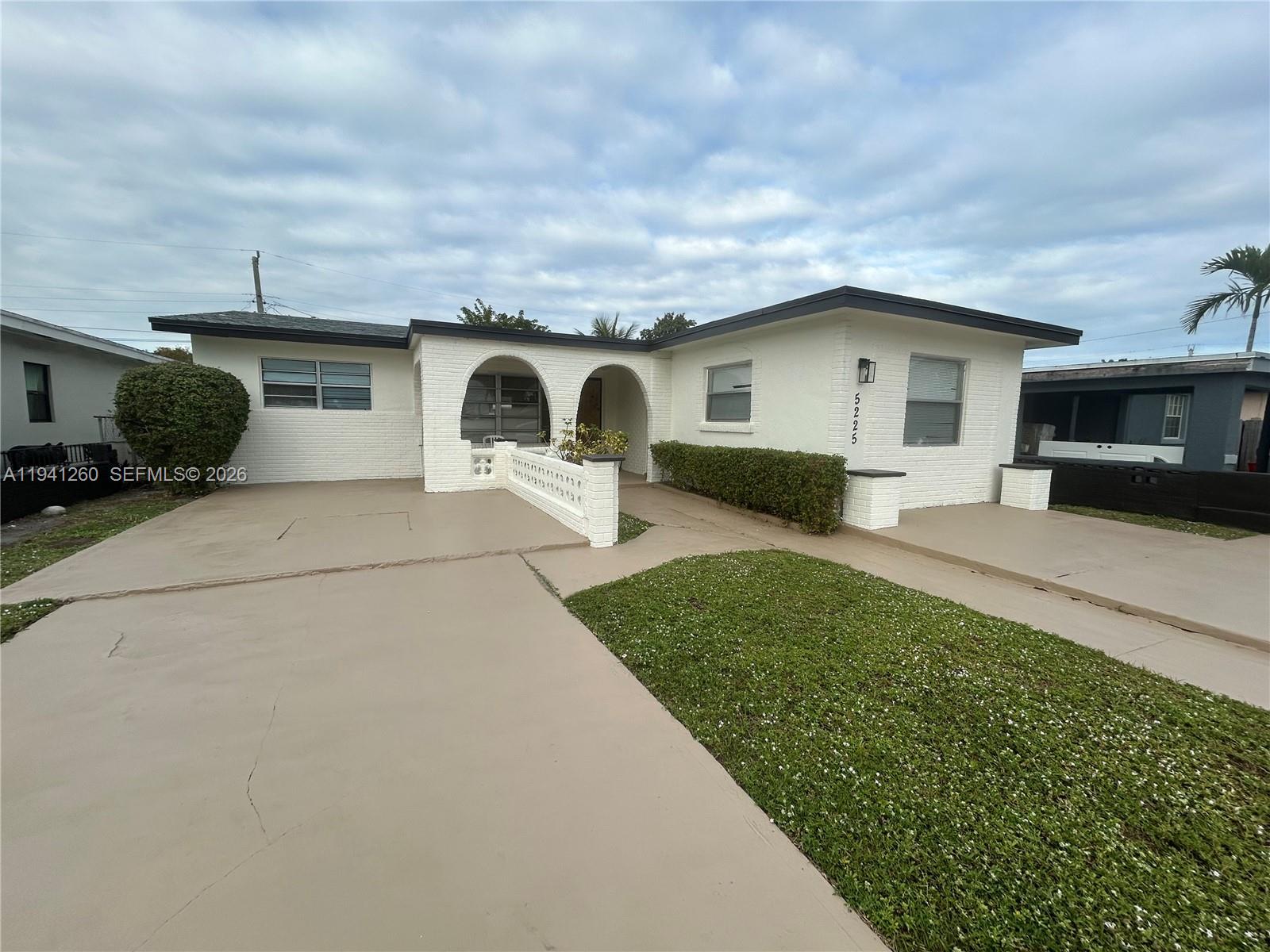 WEST CARVER RANCHES ADD N - Residential Lease