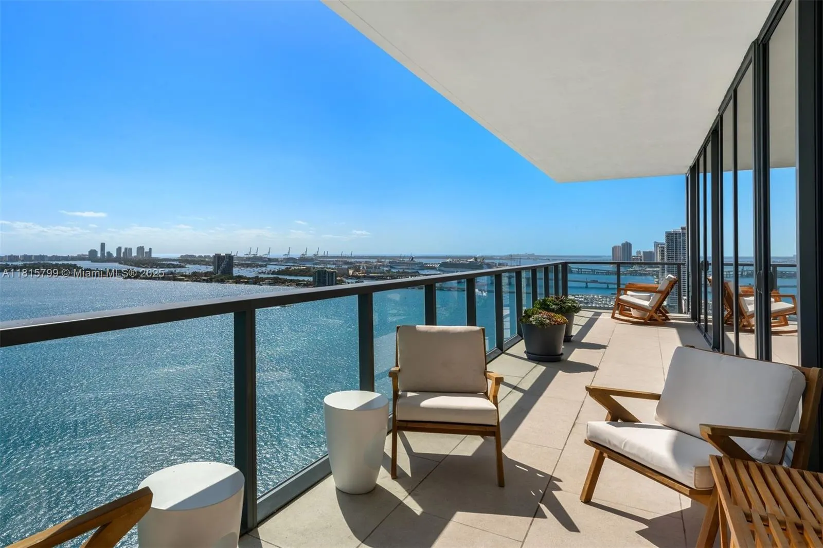 Miami, Florida 33137, United States, 4 Bedrooms Bedrooms, ,5 BathroomsBathrooms,Residential,Active,144641