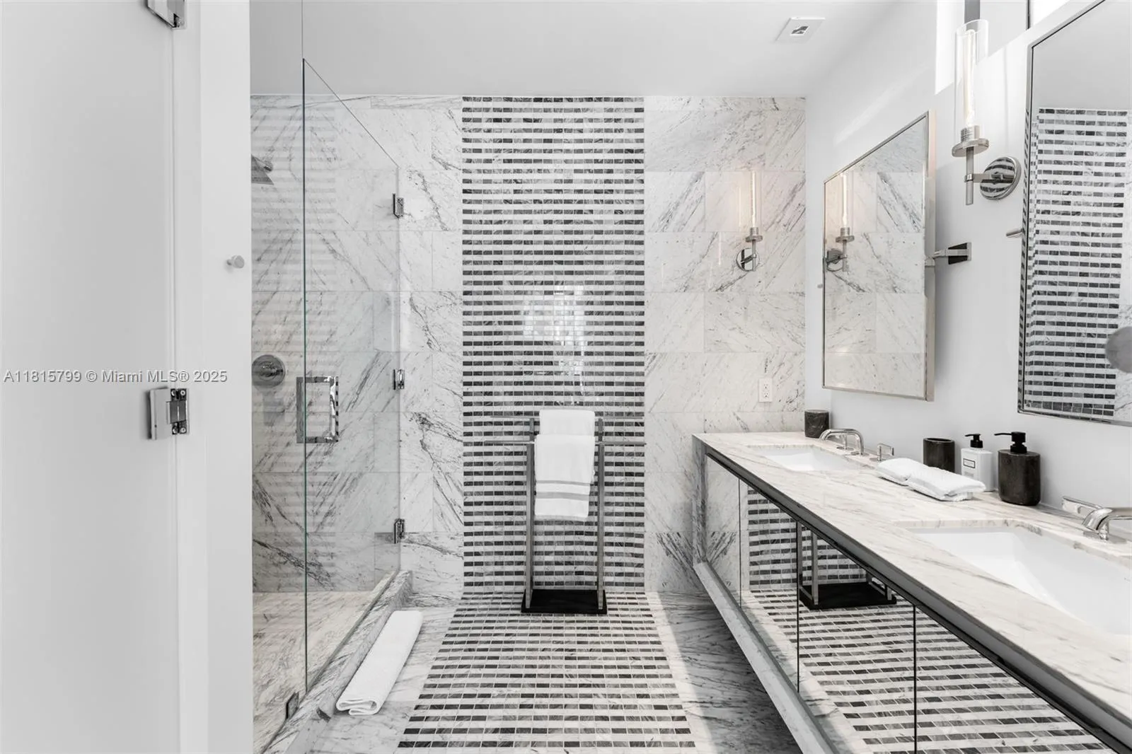 Miami, Florida 33137, United States, 4 Bedrooms Bedrooms, ,5 BathroomsBathrooms,Residential,Active,144641