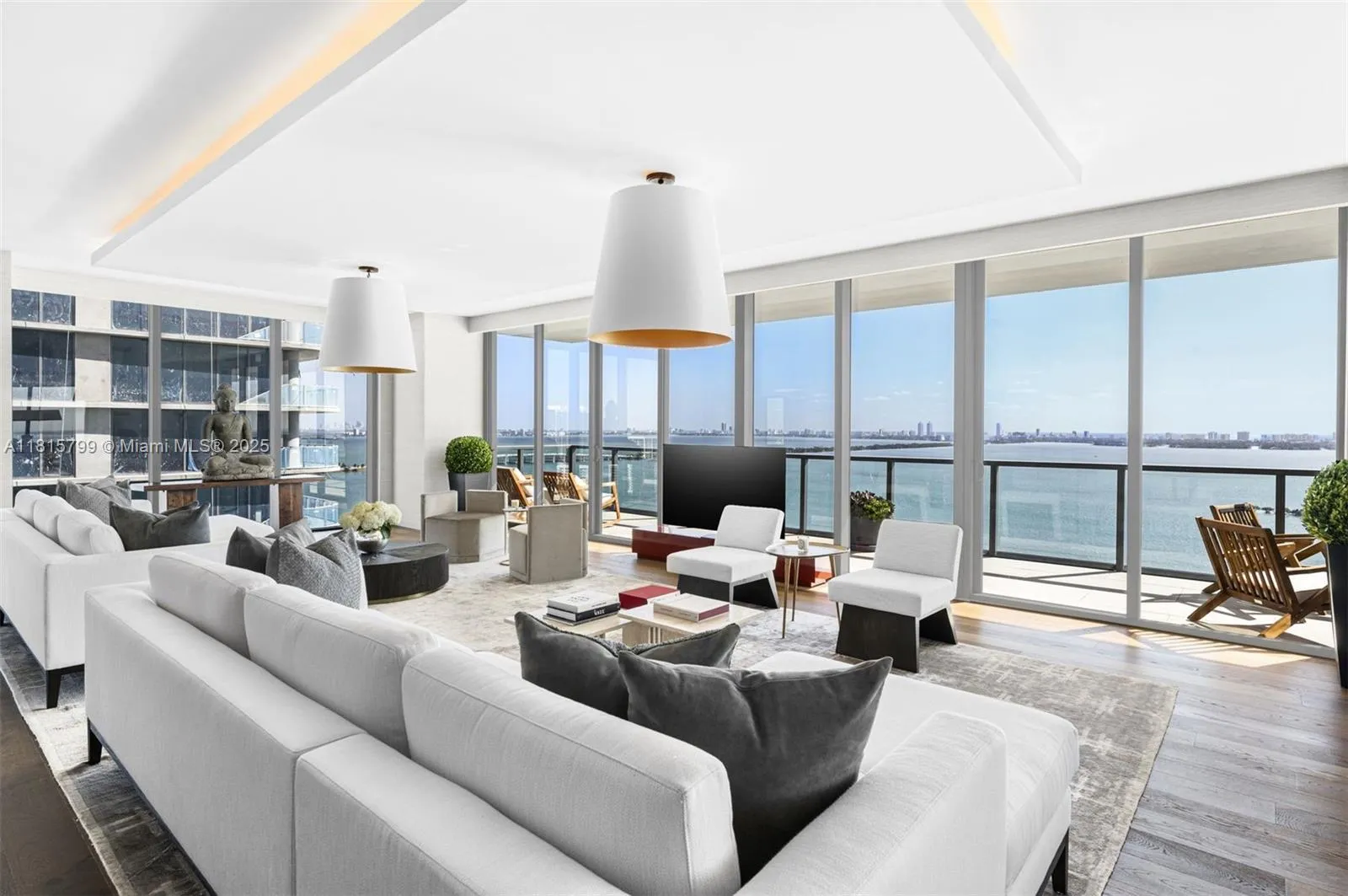 Miami, Florida 33137, United States, 4 Bedrooms Bedrooms, ,5 BathroomsBathrooms,Residential,Active,144641