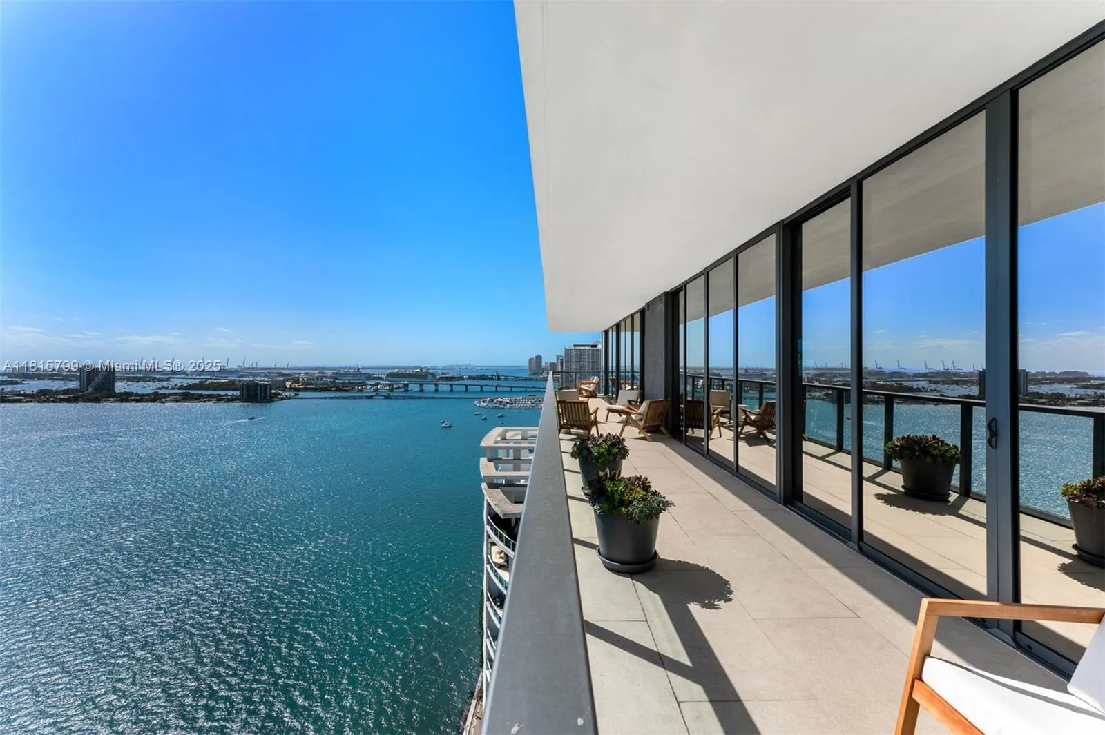 Miami, Florida 33137, United States, 4 Bedrooms Bedrooms, ,5 BathroomsBathrooms,Residential,Active,144641