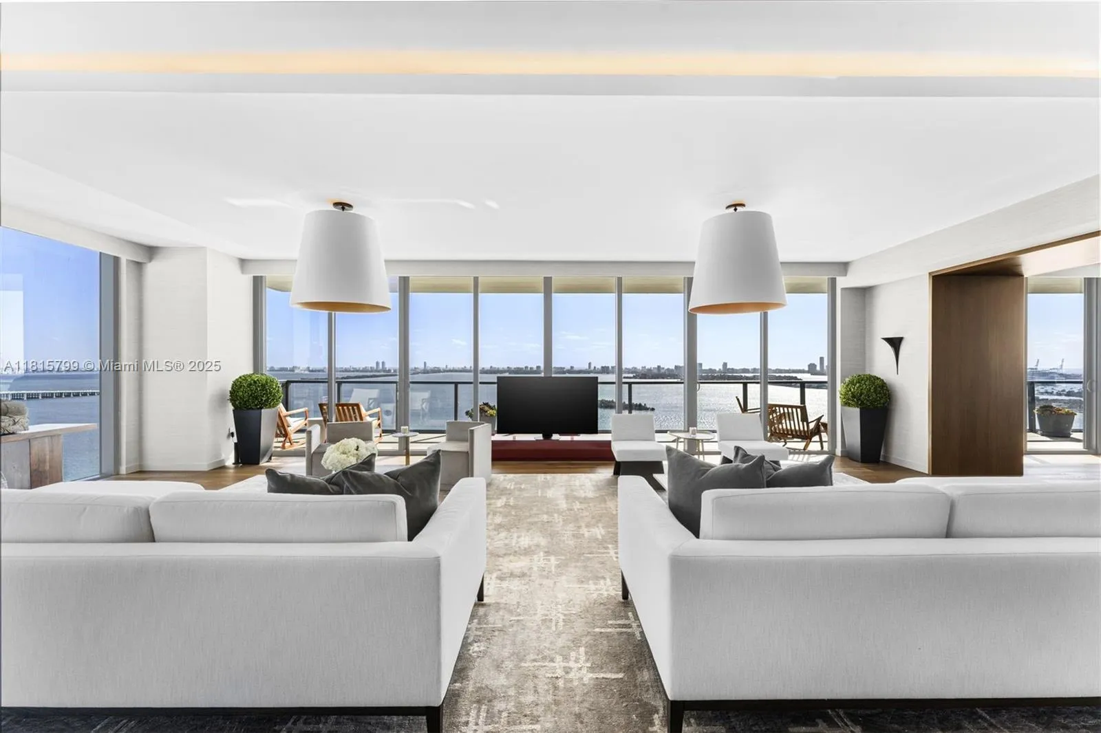 Miami, Florida 33137, United States, 4 Bedrooms Bedrooms, ,5 BathroomsBathrooms,Residential,Active,144641