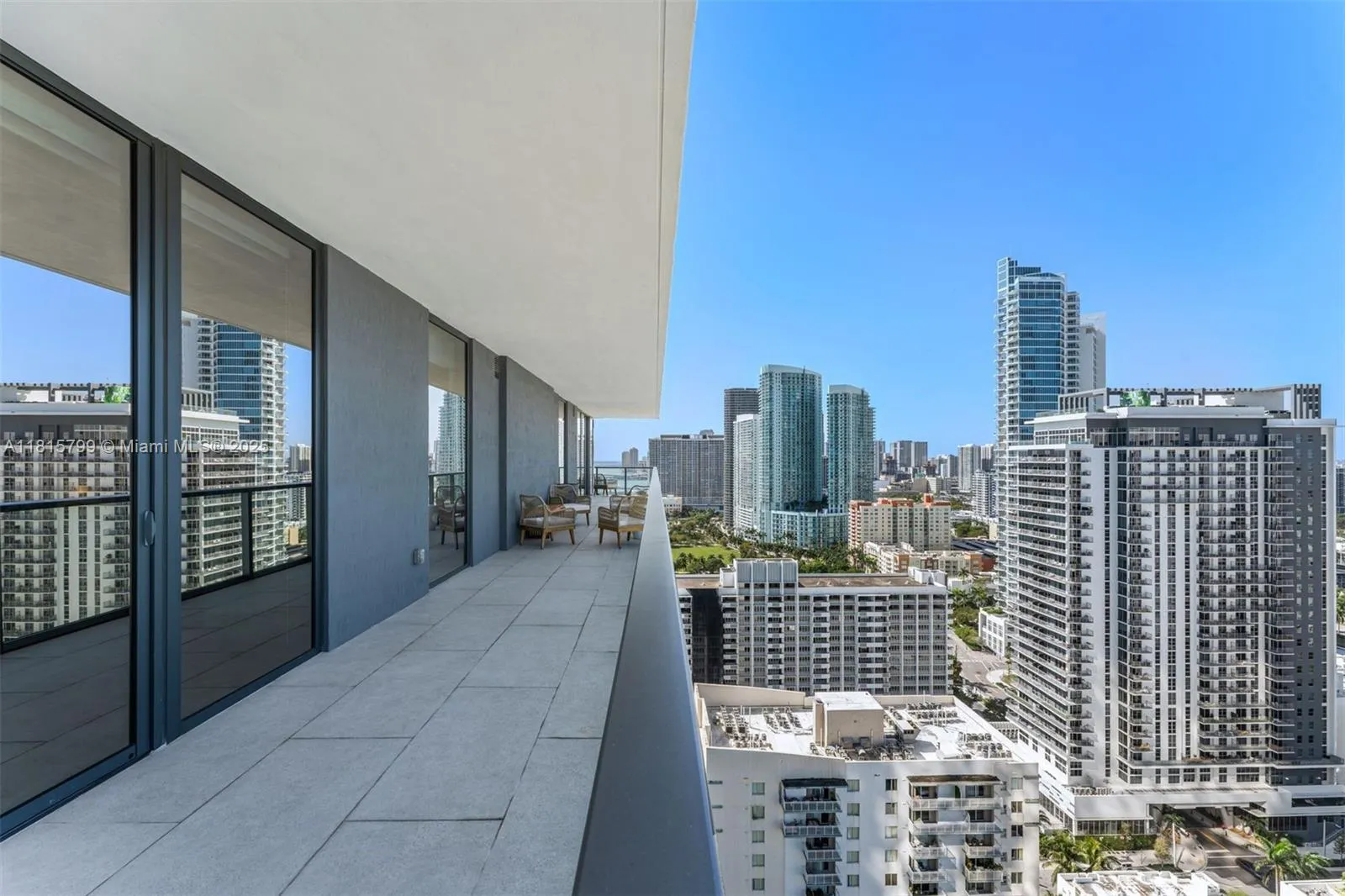 Miami, Florida 33137, United States, 4 Bedrooms Bedrooms, ,5 BathroomsBathrooms,Residential,Active,144641