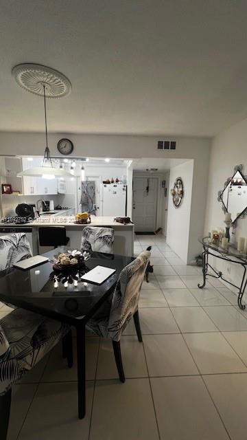 HILLCREST COUNTRY CLUB AP - Residential