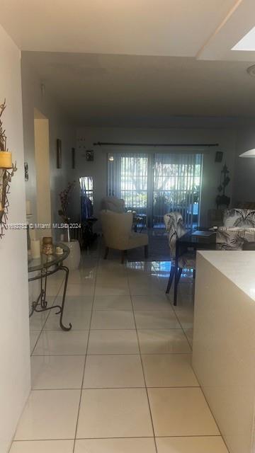HILLCREST COUNTRY CLUB AP - Residential