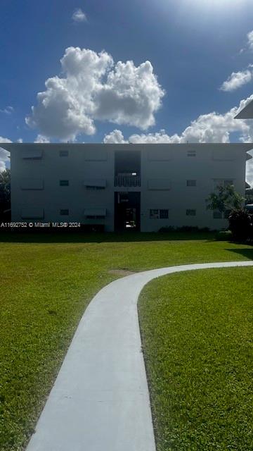 HILLCREST COUNTRY CLUB AP - Residential