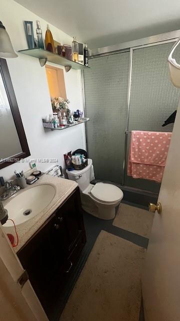 HILLCREST COUNTRY CLUB AP - Residential