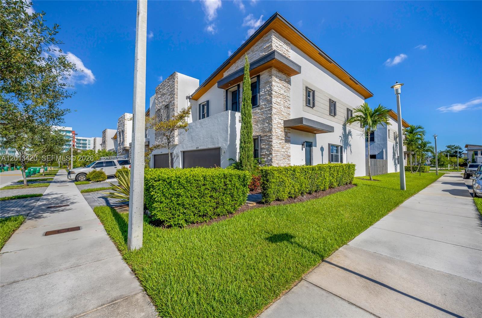 GRAND BAY SOUTH TOWNHOMES - Residential Lease