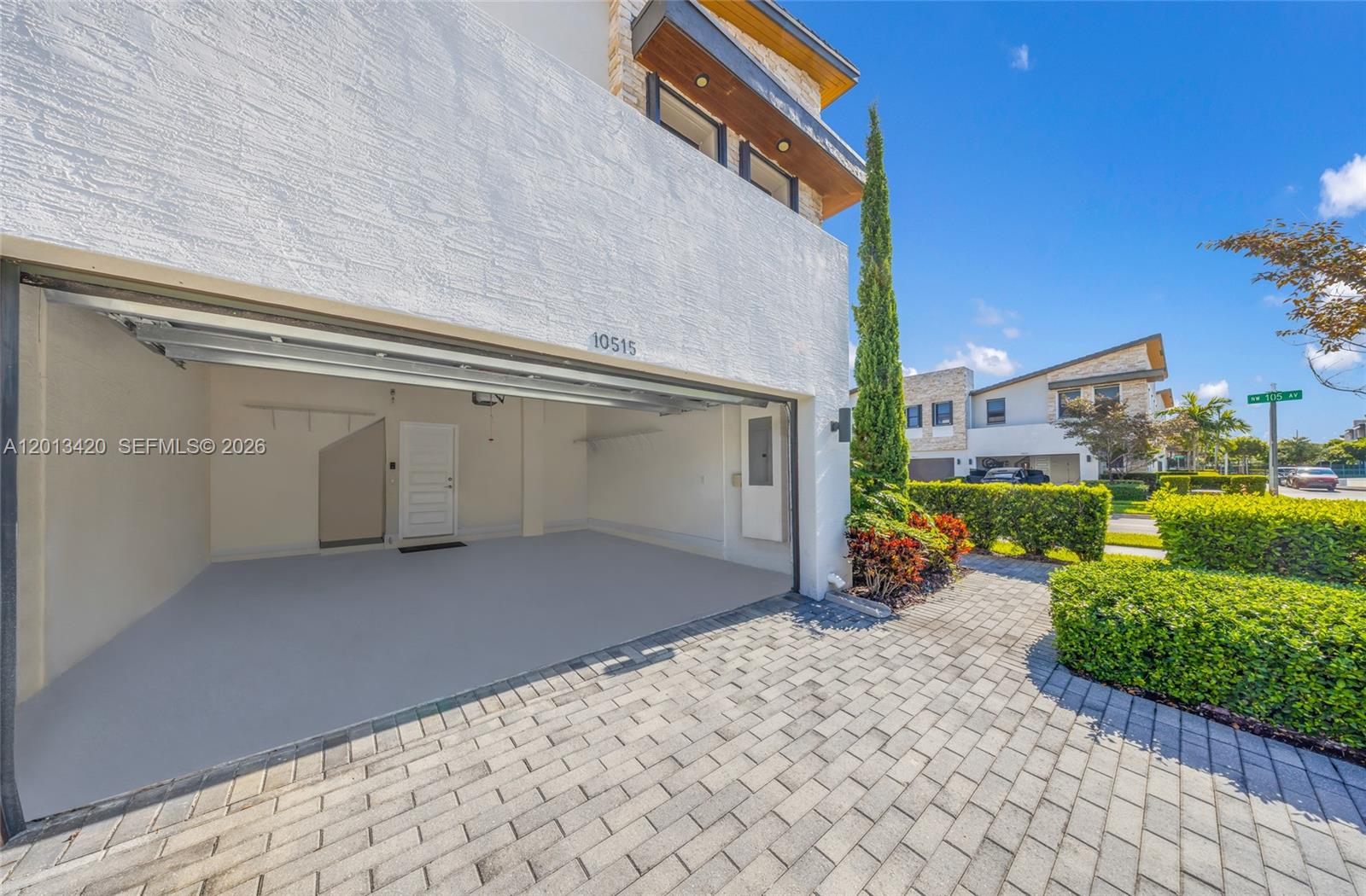 GRAND BAY SOUTH TOWNHOMES - Residential Lease