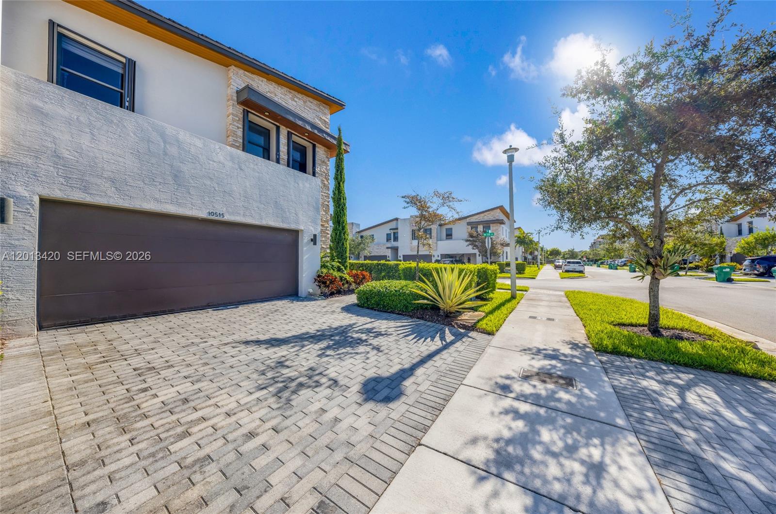 GRAND BAY SOUTH TOWNHOMES - Residential Lease
