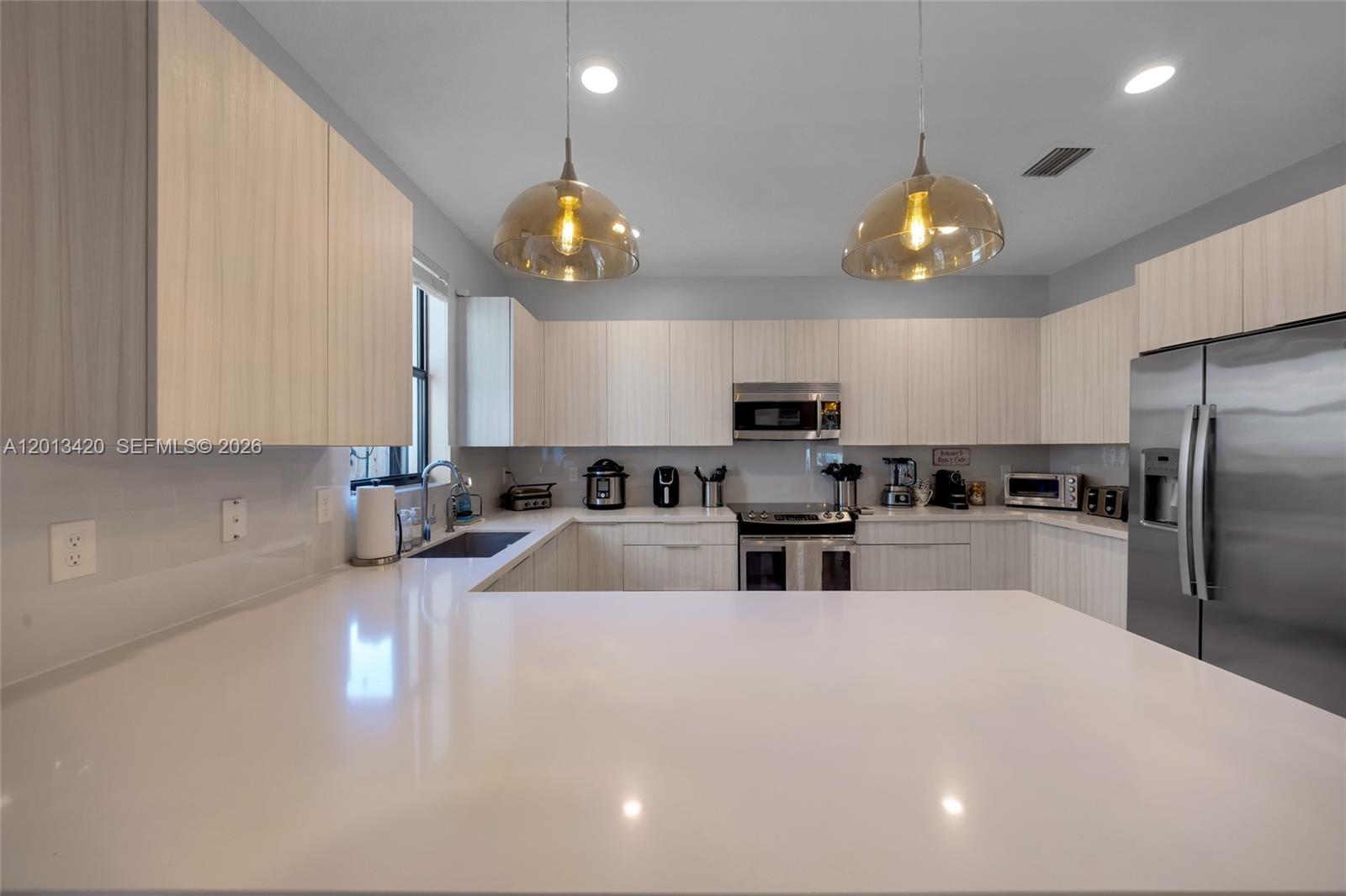 GRAND BAY SOUTH TOWNHOMES - Residential Lease