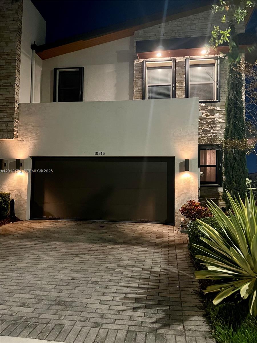 GRAND BAY SOUTH TOWNHOMES - Residential Lease