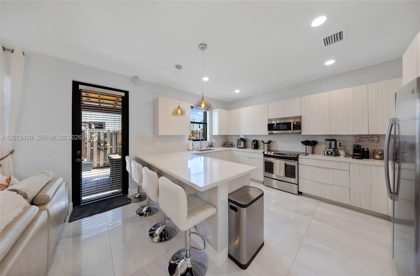 GRAND BAY SOUTH TOWNHOMES - Residential Lease