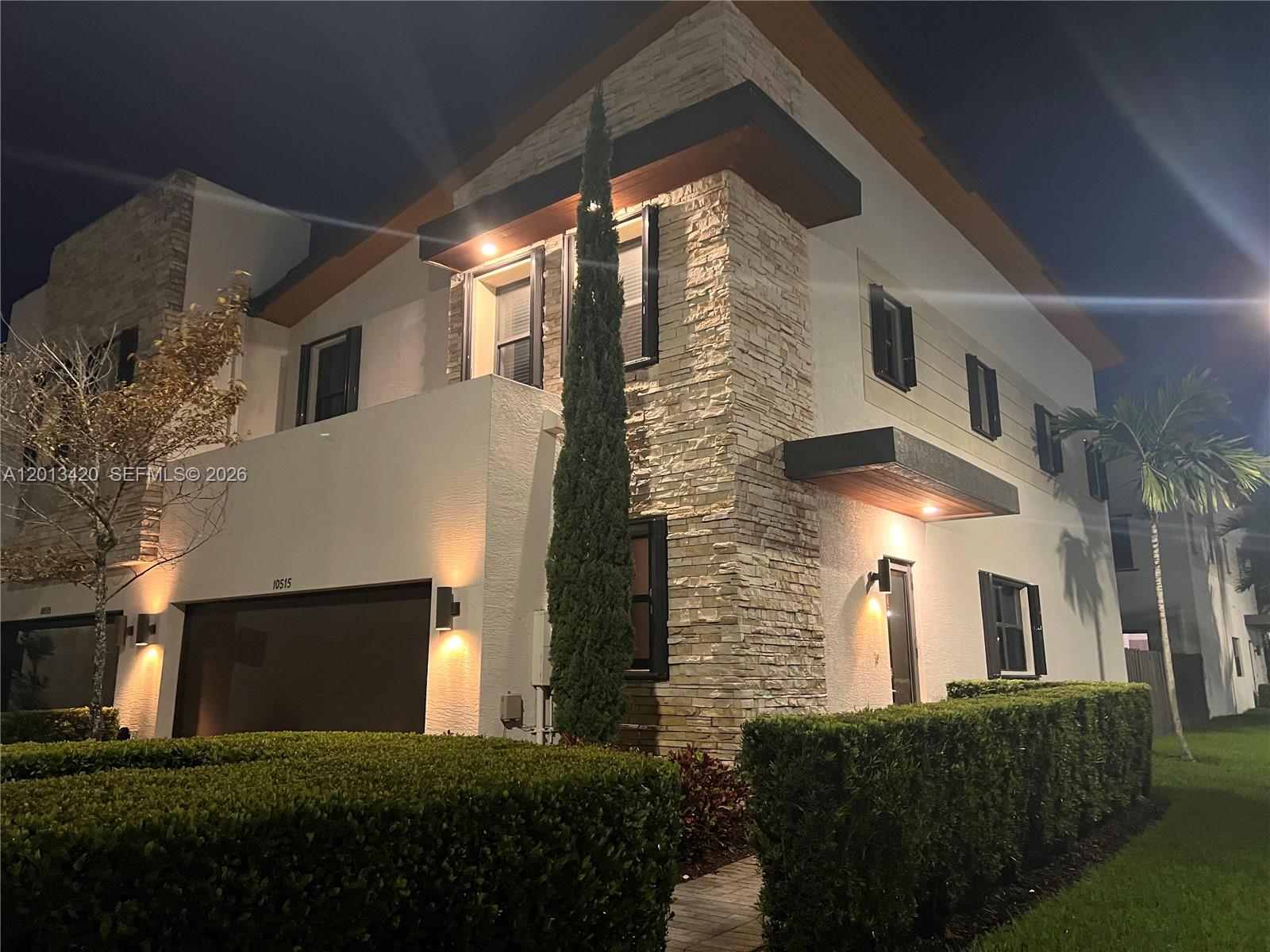 GRAND BAY SOUTH TOWNHOMES - Residential Lease