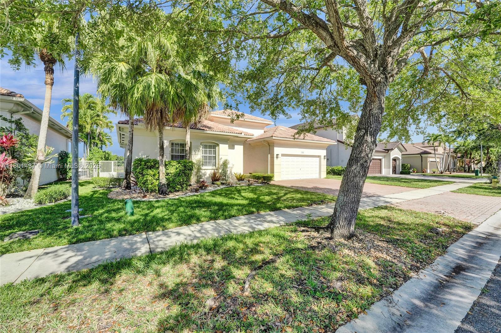 3360 SW 195th Ter