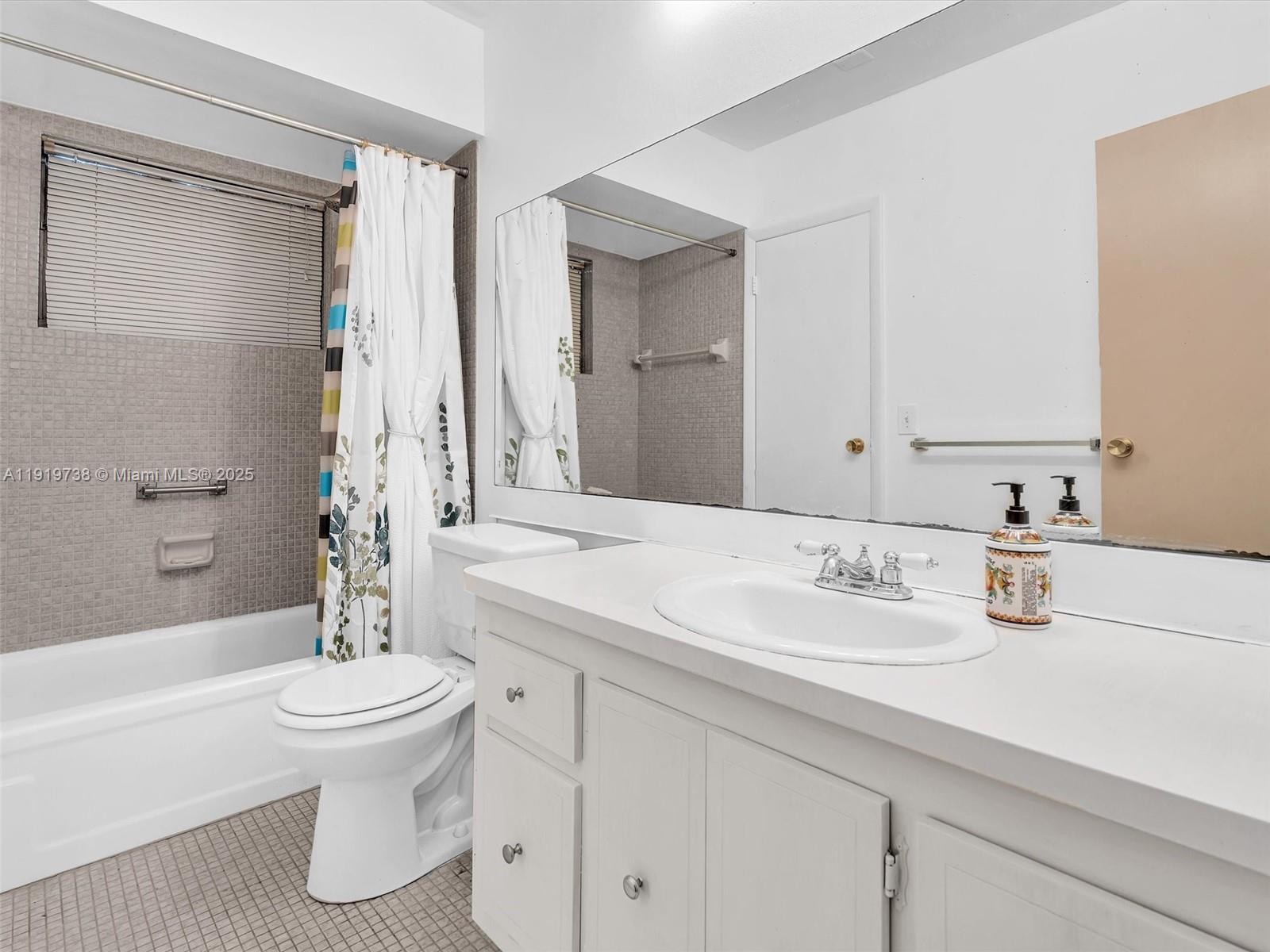 ELDERBERRY GARDENS CONDO - Residential