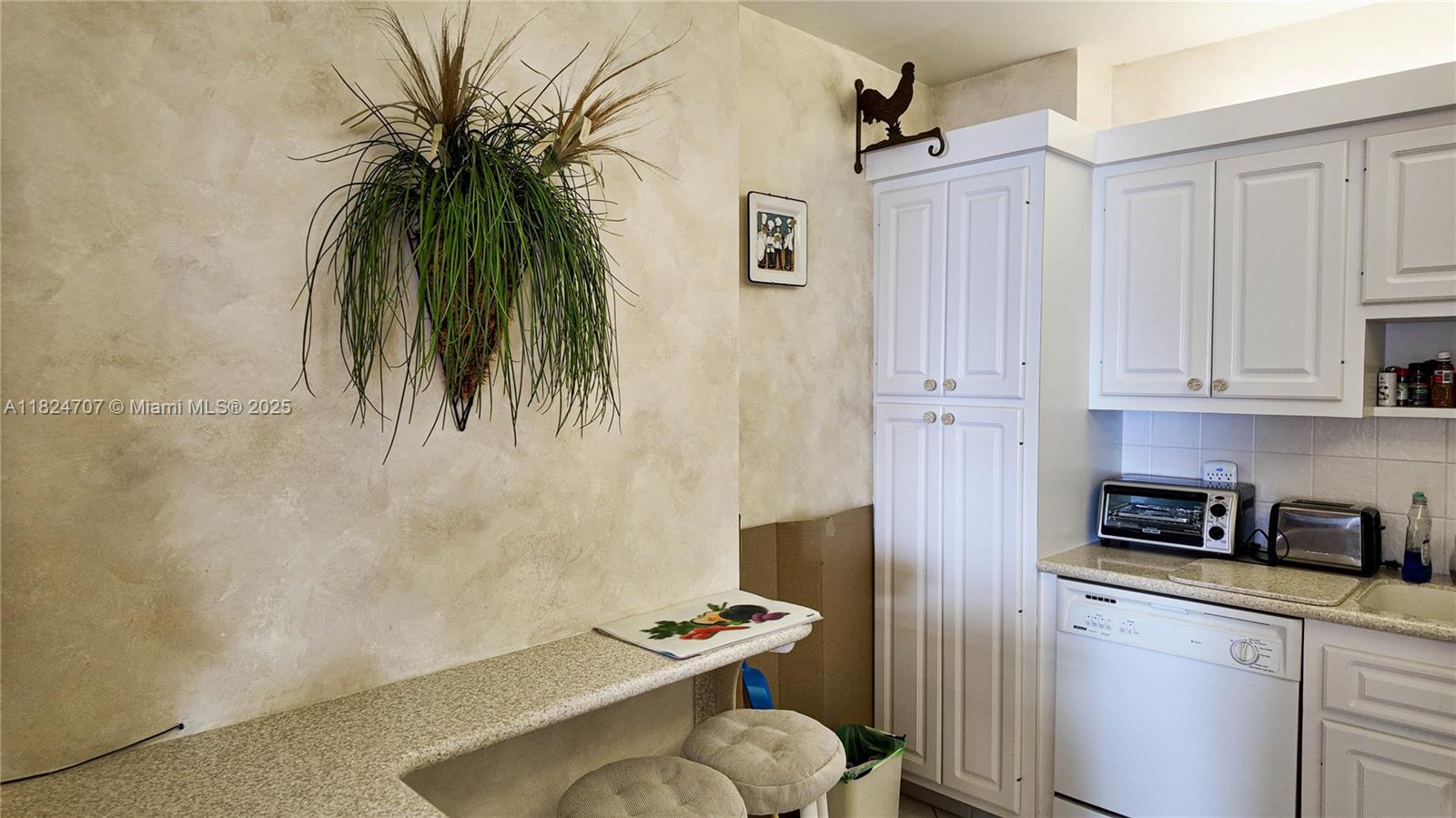 HEMISPHERES CONDO - Residential Lease