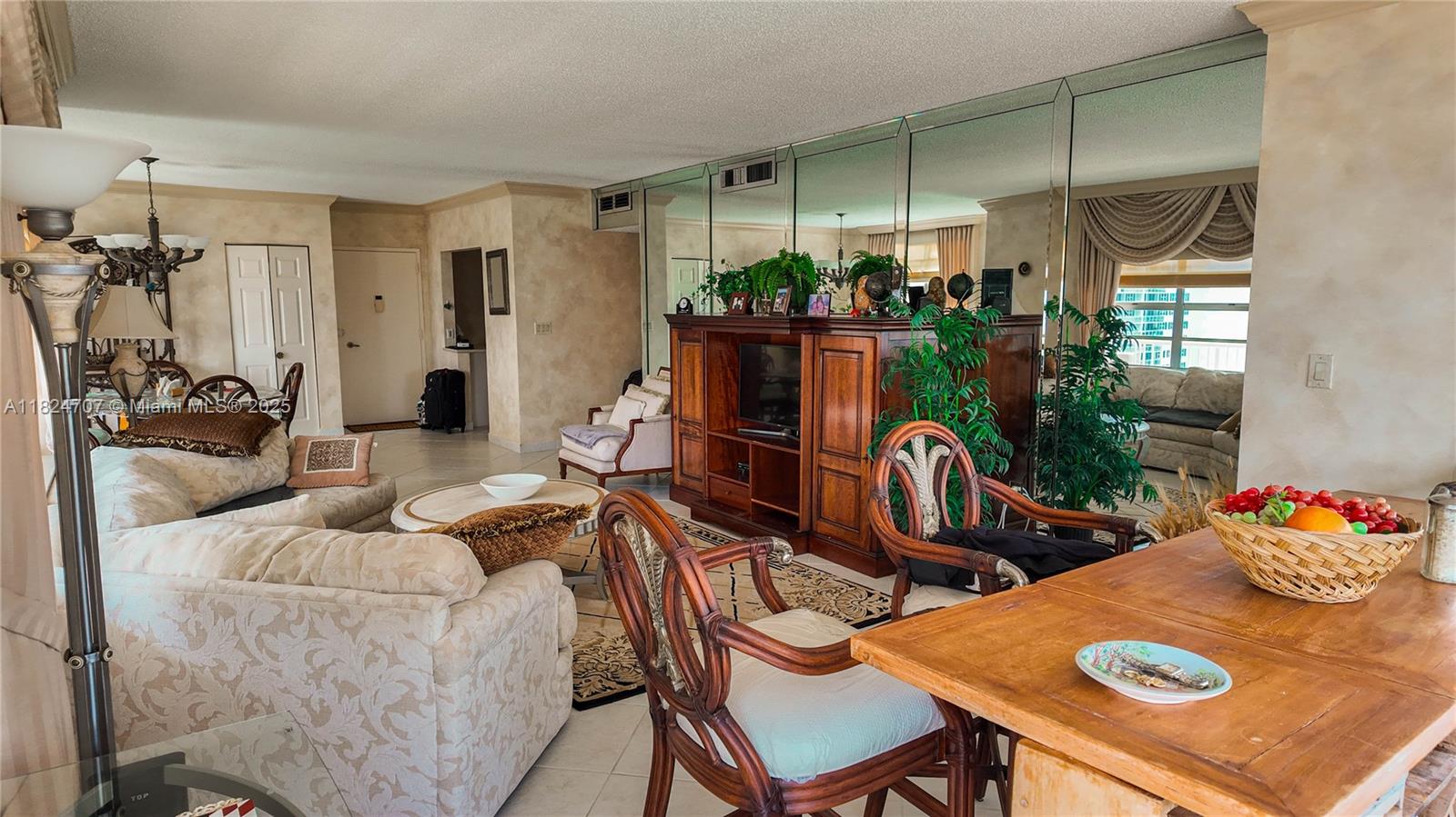 HEMISPHERES CONDO - Residential Lease