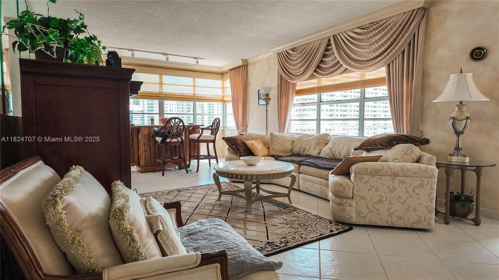 HEMISPHERES CONDO - Residential Lease