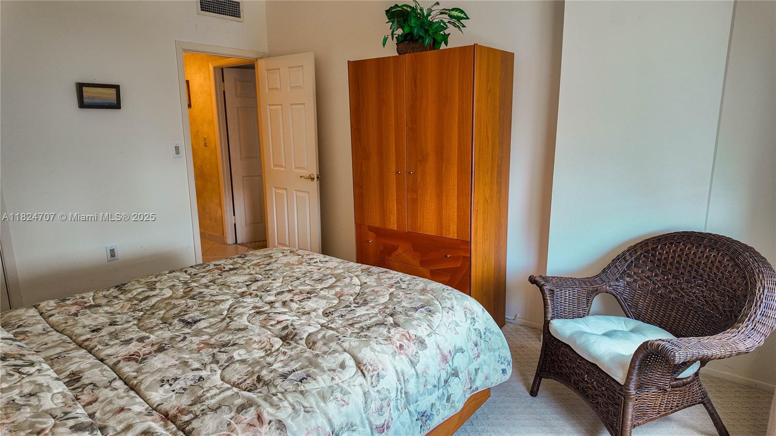 HEMISPHERES CONDO - Residential Lease