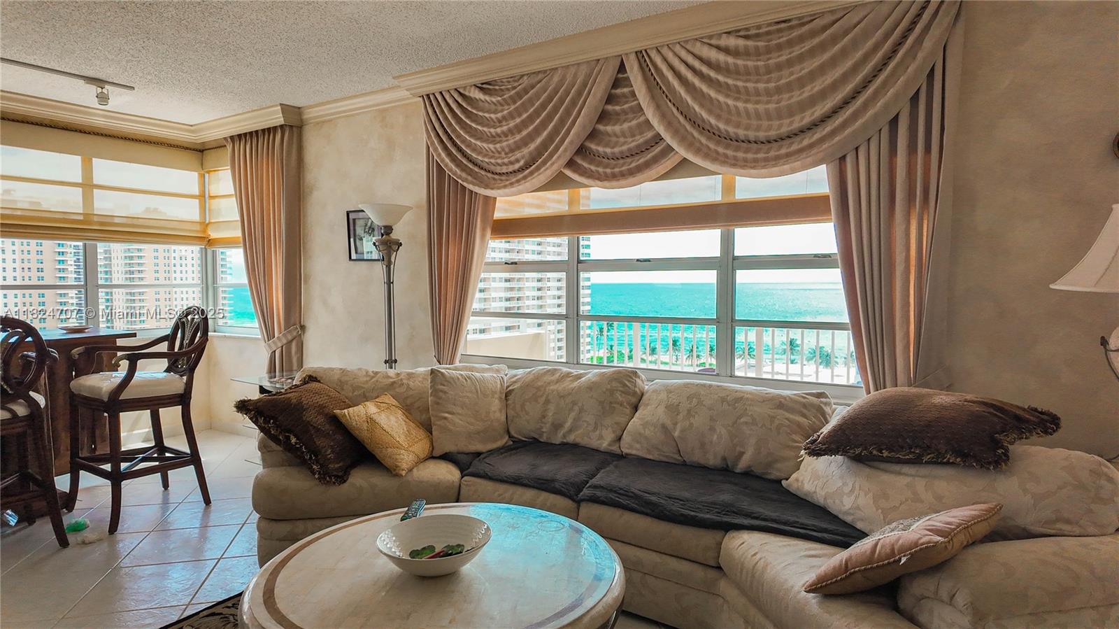 HEMISPHERES CONDO - Residential Lease