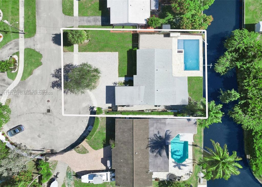 Photo of 2720 SW 19th Street, Fort Lauderdale, FL 33312 (MLS # A11733736)