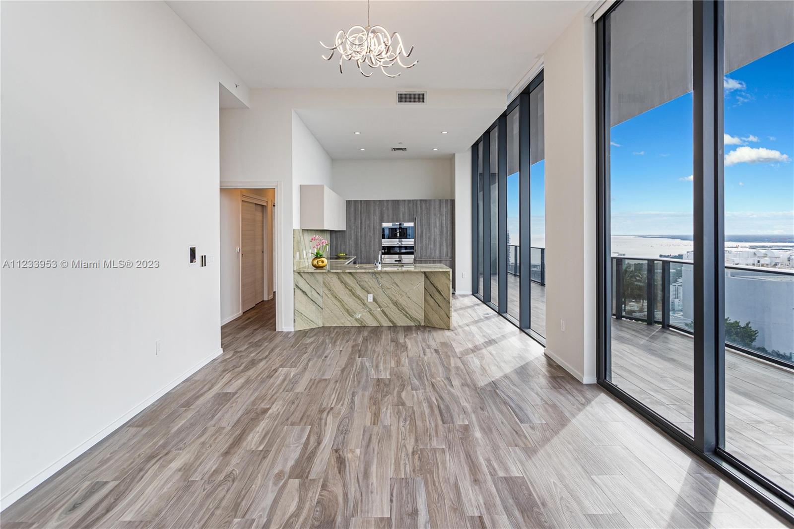 801 SMA RESIDENCES CONDO - Residential