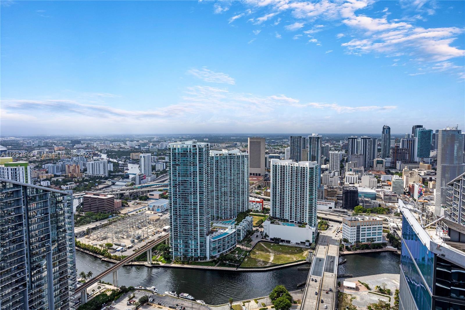 801 SMA RESIDENCES CONDO - Residential