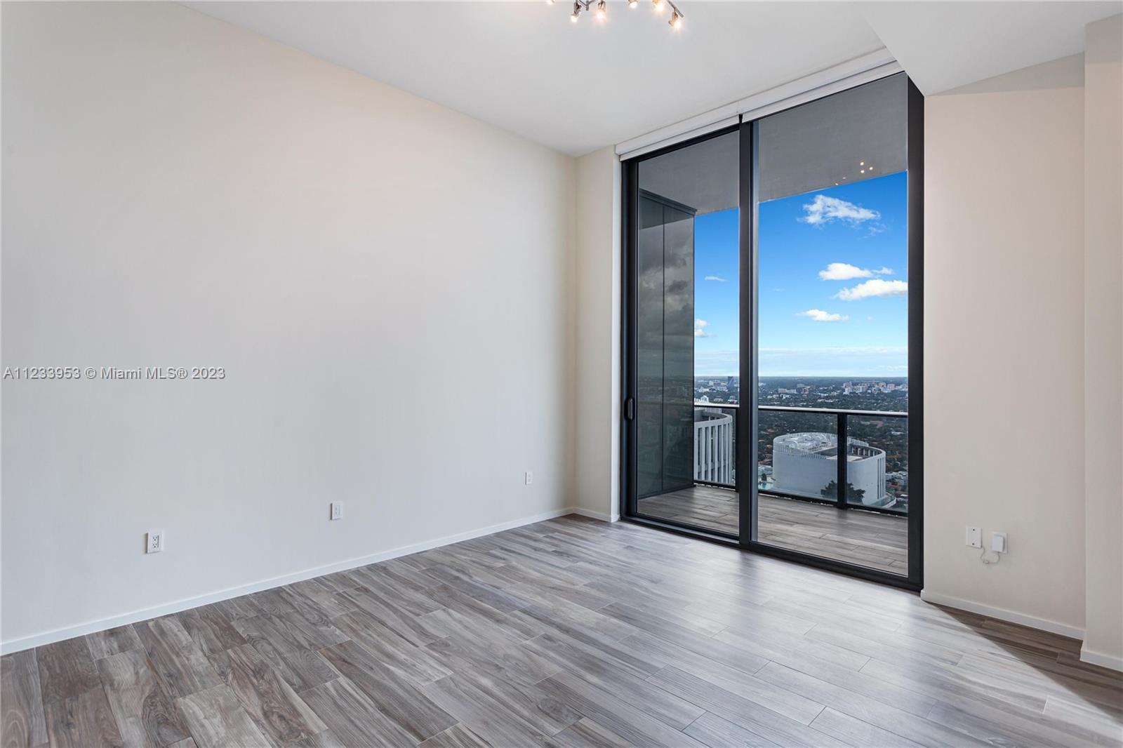 801 SMA RESIDENCES CONDO - Residential